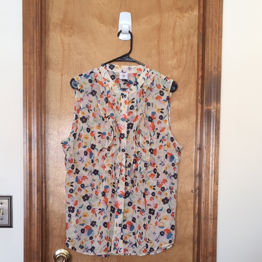 Floral Sleeveless Blouse